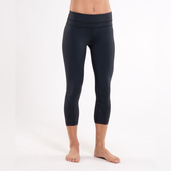 Lululemon Run: Inspire Crop in Black Womens Size 2 - Picture 1 of 11